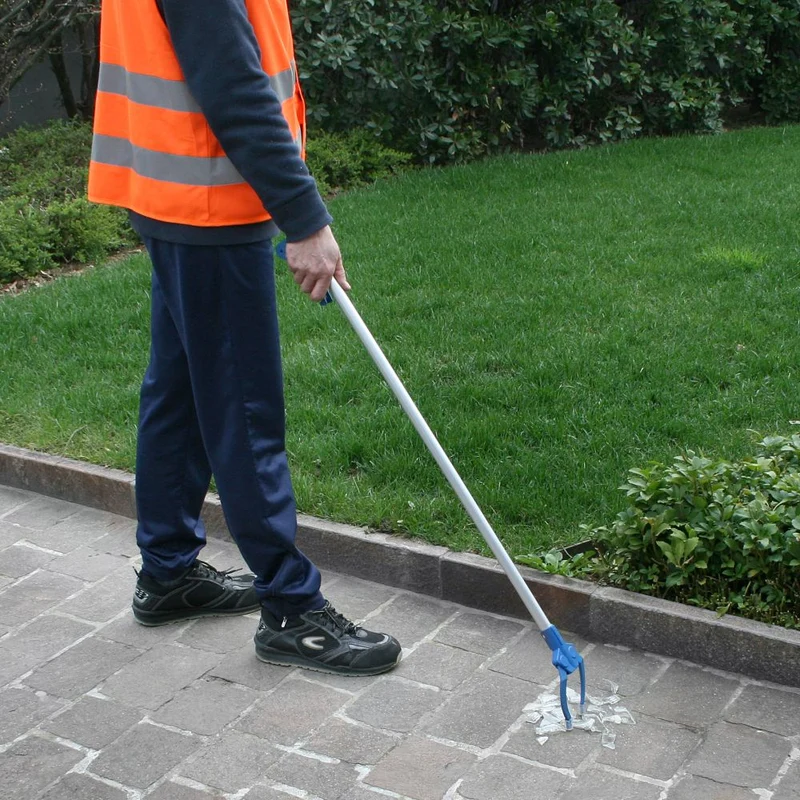 Pinza prensile per raccolta in sicurezza di rifiuti