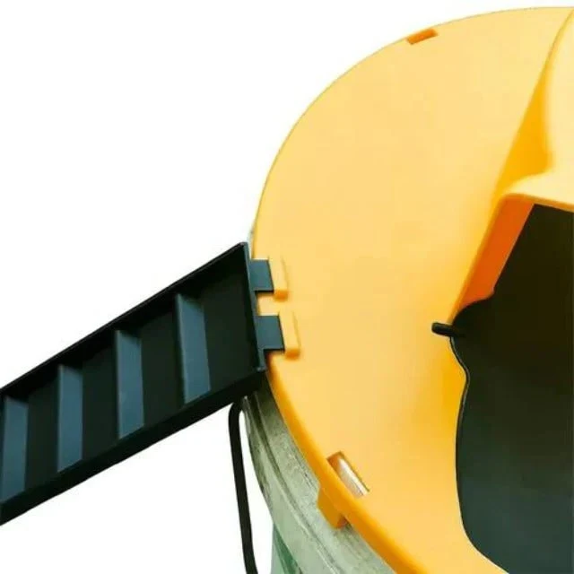 Humane Mouse Trap with Five Gallon Bucket and Automatic Ladder Ramp