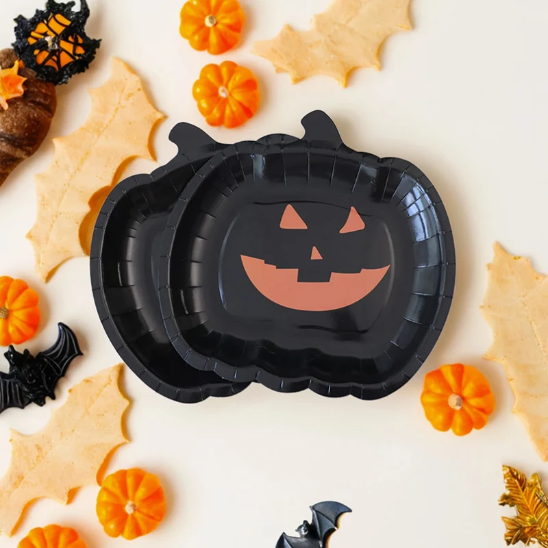 Pumpkin-Shaped Halloween Paper Plates with a Shiny Finish