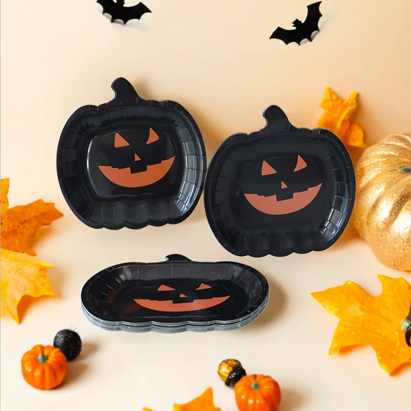 Pumpkin-Shaped Halloween Paper Plates with a Shiny Finish