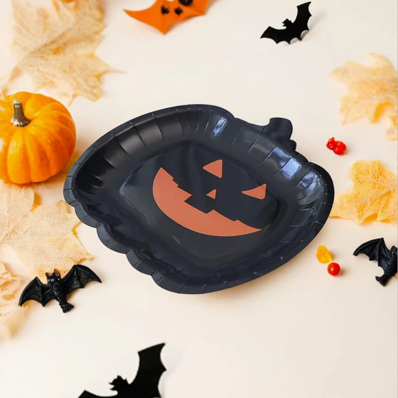 Pumpkin-Shaped Halloween Paper Plates with a Shiny Finish