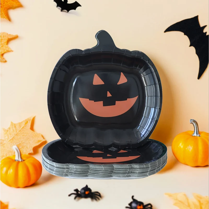 Pumpkin-Shaped Halloween Paper Plates with a Shiny Finish