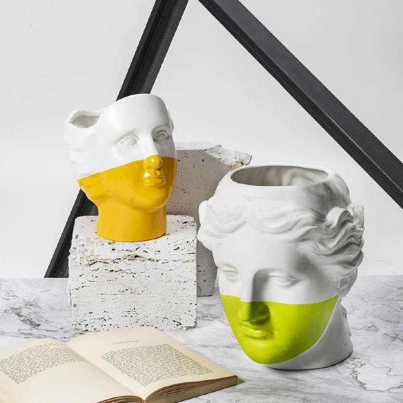 Vaso a Forma di Viso 17,5x14,5x19 cm in Dolomite VdE Tivoli 1996 Vis a Vis