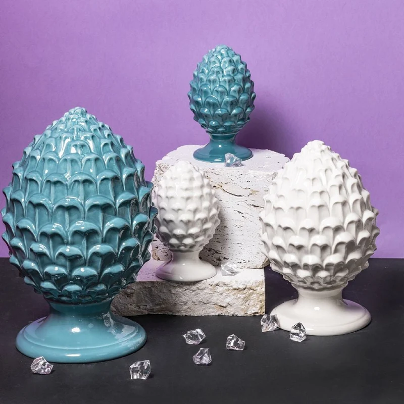 Pigna con Base Decorativa 8,5x8,5x14 cm in Ceramica VdE Tivoli 1996 Pigna