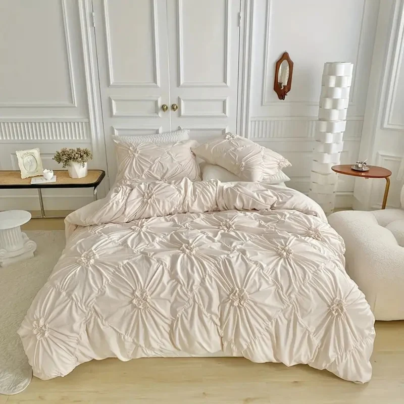 Duvet Cover Set with Pinch Pleat Rosette Flower Pattern and Corner Ties