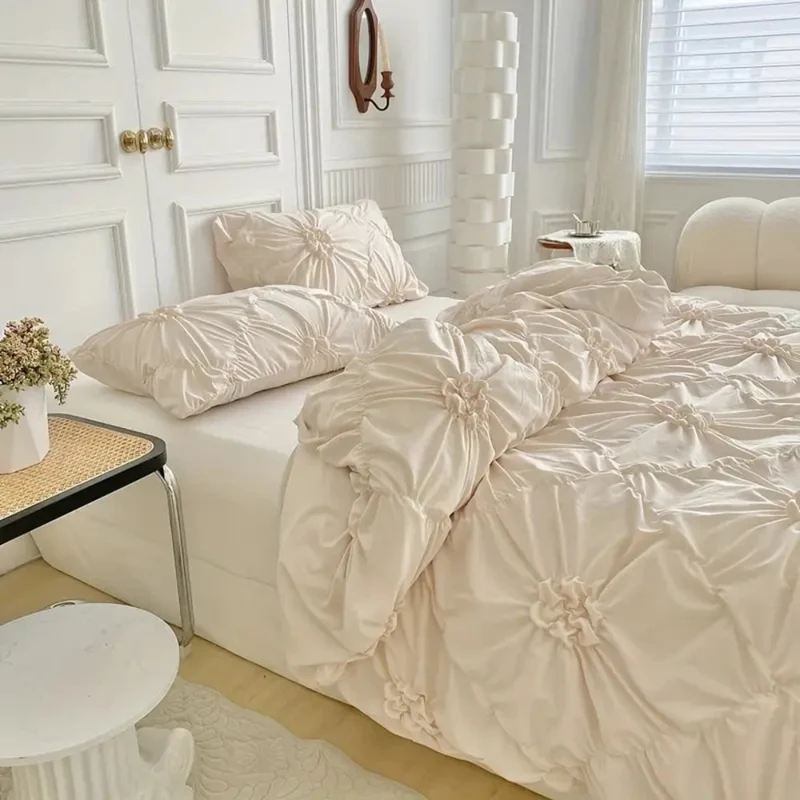 Duvet Cover Set with Pinch Pleat Rosette Flower Pattern and Corner Ties