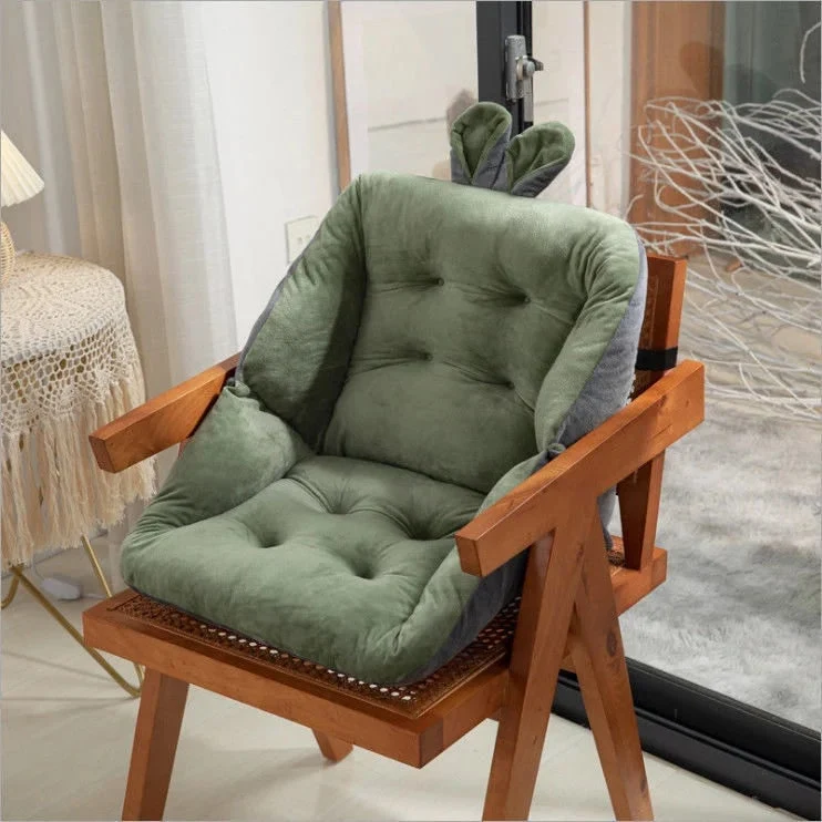 Plush Chair Cushion with Integrated Backrest and Tufted Design