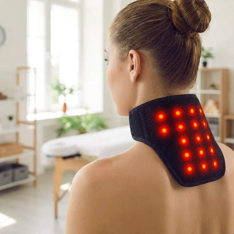 Nekband – warmt vanzelf op en sluit met een verstelbare strook