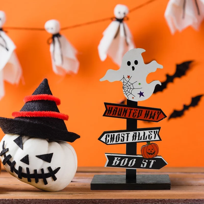 Halloween Home Decorations Wooden Signpost with Arrows and Ghost and Pumpkin Motifs for the Table