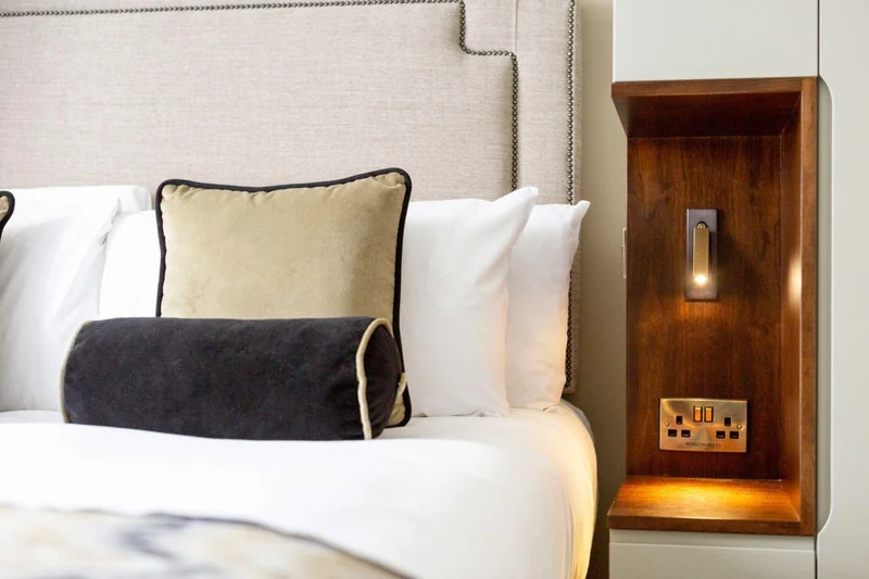 Recessed wall reading light with foldable night lamp