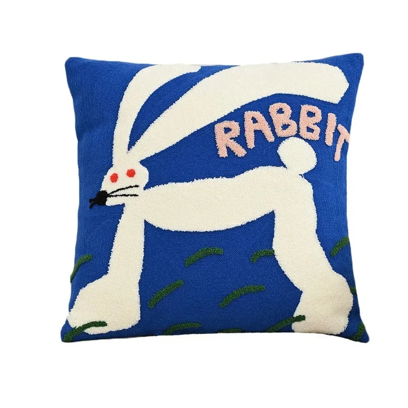Decorative pillowcase with animal embroidery