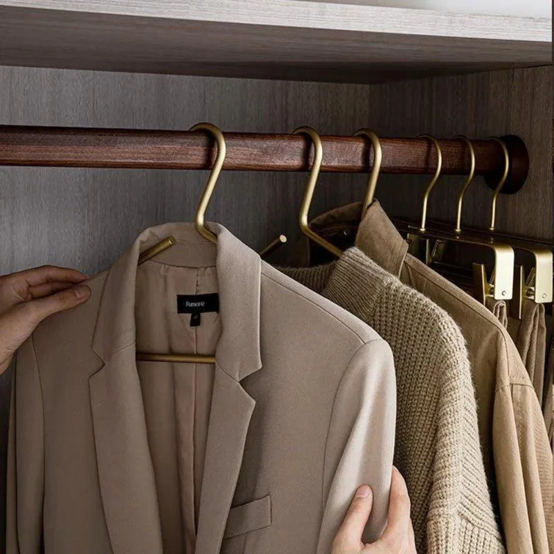 Elegant and functional 5-hook wardrobe organizer