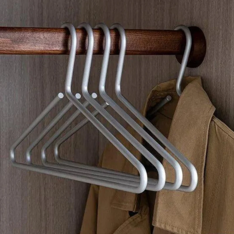 Elegant and functional 5-hook wardrobe organizer