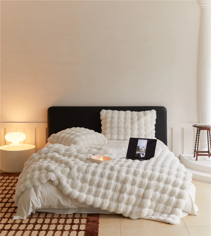 Portable soft and fluffy sofa blanket