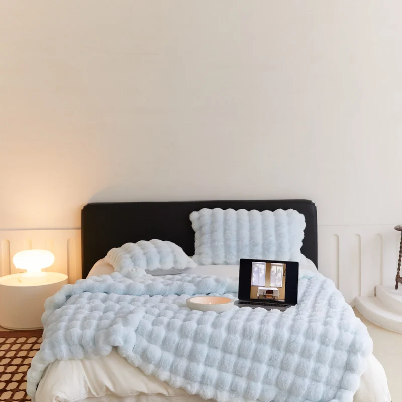 Portable soft and fluffy sofa blanket