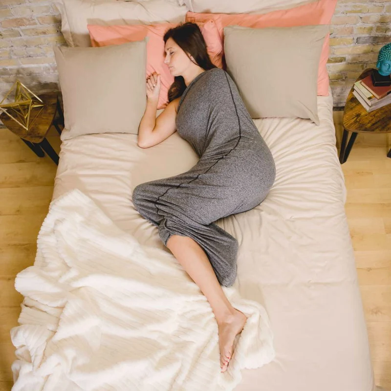 Cozy Compression Blanket for Peaceful Sleep