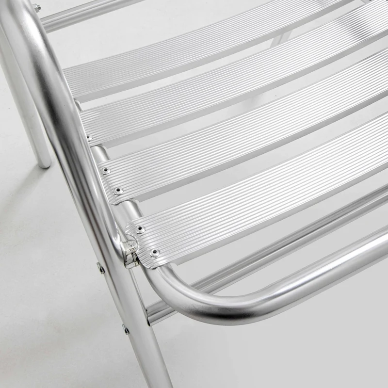 Oviala - Sedia da giardino impilabile in alluminio grigio chiaro