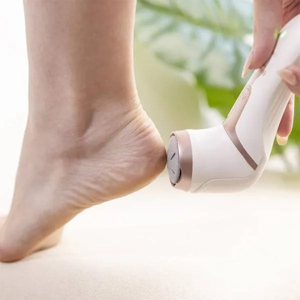 Cecotec Bamba SkinCare Limapiedi Elettrica - Batteria Ricaricabile - Dischi di Diverse Durezze - Funzione Aspirazione - Uso Wireless e con Cavo - Autonomia 100min - Colore Bianco e Rosa