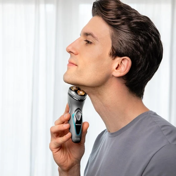 Cecotec Bamba PrecisionCare PerfectCut Rasoio Rotativo - Rivestimento in Titanio - Testina 3D Adattabile - Autonomia fino a 40min - Pulizia Facile - Manico Ergonomico - Colore Grigio