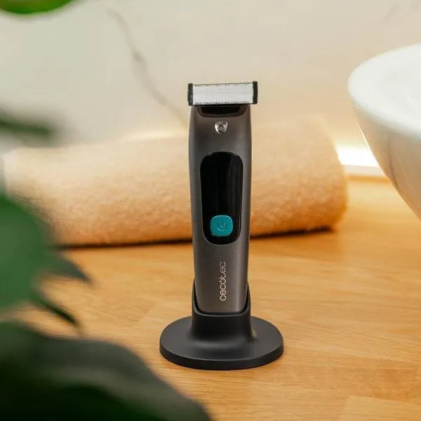 Cecotec PrecisionCare OneShave Screen Rasoio Rifilatore Multifunzione - Autonomia fino a 1.5h - IPX7 - Include Pettini Guida - Lame in Acciaio Inox - Colore Grigio Scuro