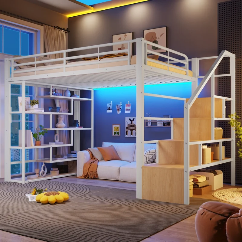 Letto a soppalco 140x200 per bambini con scala integrata; struttura in metallo e MDF; ripiani; LED e barriera; bianco