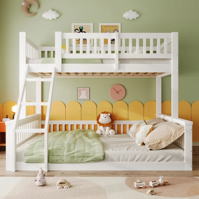 Letto a castello 90x200 e 140x200 cm in legno di pino; con scala e sponde; bianco