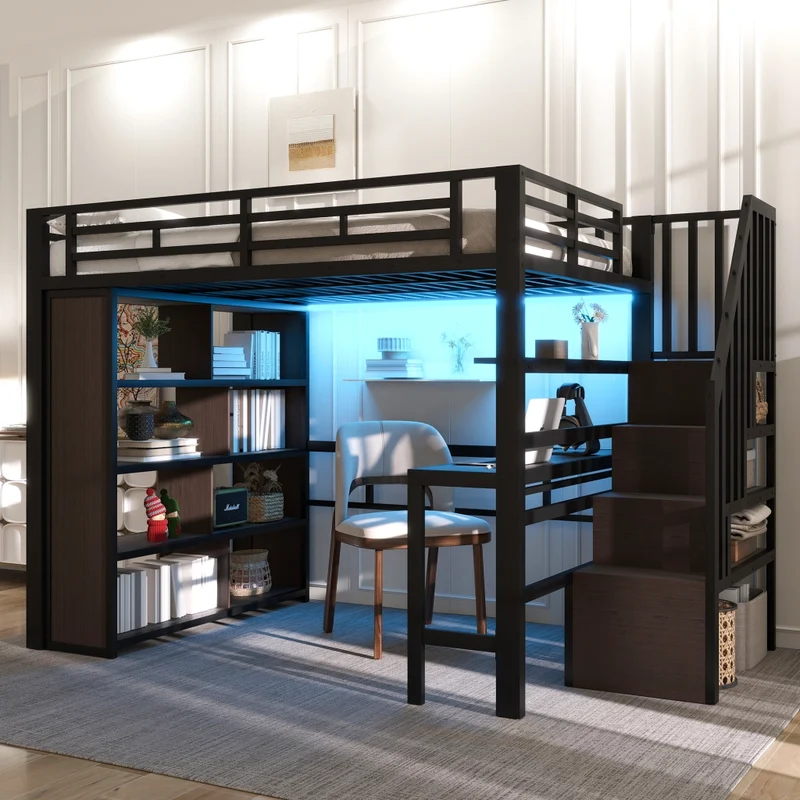 Letto a soppalco 140x200 cm con scrivania; struttura in metallo e MDF; scala contenitore; LED e scaffali; nero