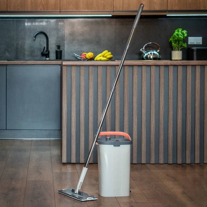 Mocio piatto KADAX con strizzatore, secchio a doppia camera da 6 litri con separazione dell'acqua + 2 inserti