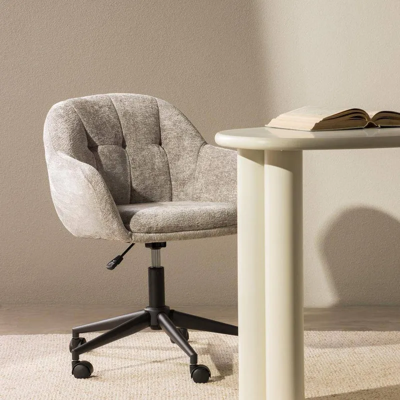Sedia girevole WEWORK grigio chiaro con forme arrotondate