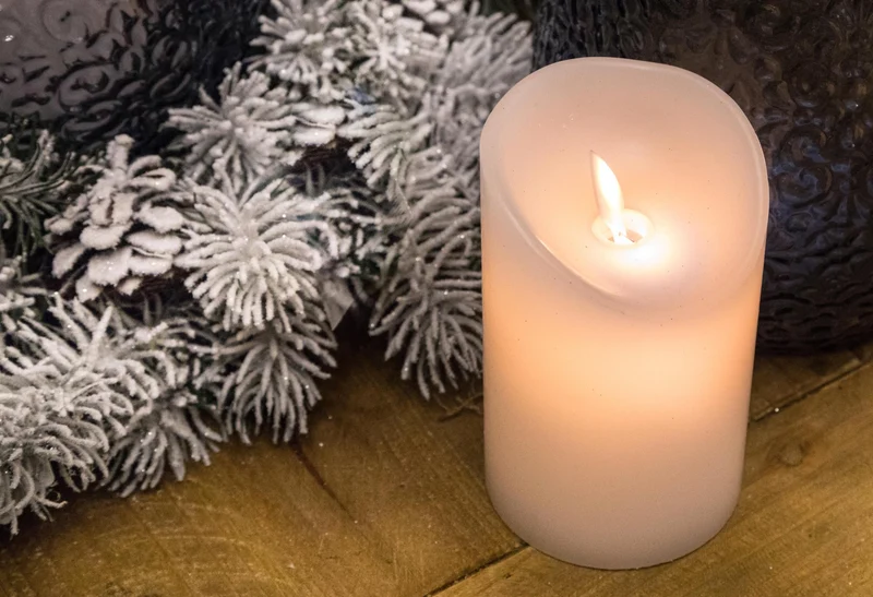 Set 3 Candele Cera Artificiale con Telecomando a Fiamma Mobile Altezza 13 cm Bianco