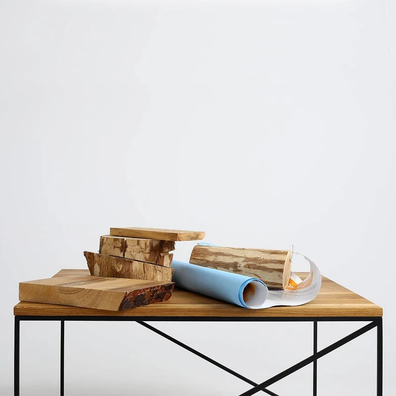 Tavolino MEMO WOOD 100x100, impiallacciatura rovere, nero