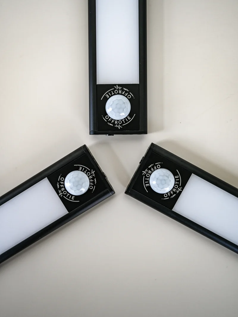 Der magnetische LED-Streifen - Offrotie-Lampe für Schränke, Küche, Bad - 3 Größen | Bewegungssensor | 3 Farbtemperaturen