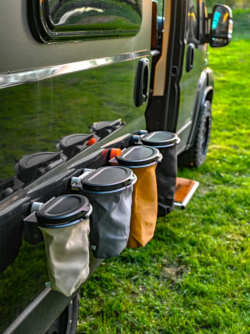 Der Flextrash Abfalleimer - Mittel 5 Liter - Tragbar für Vanlife