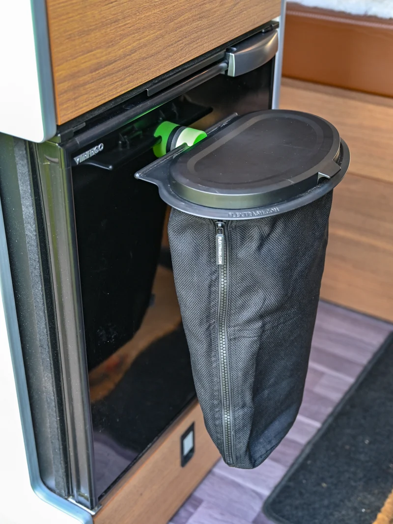 Der Flextrash Abfalleimer - Mittel 5 Liter - Tragbar für Vanlife