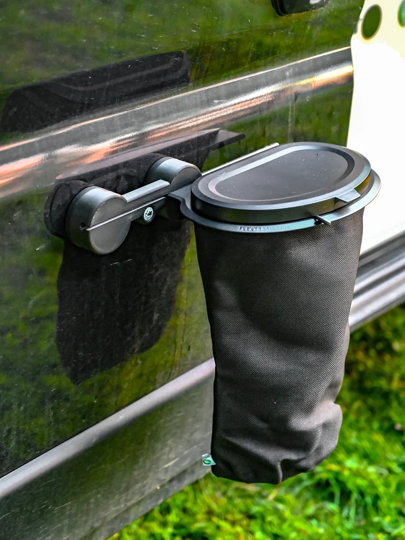 Der Flextrash Abfalleimer - Mittel 5 Liter - Tragbar für Vanlife
