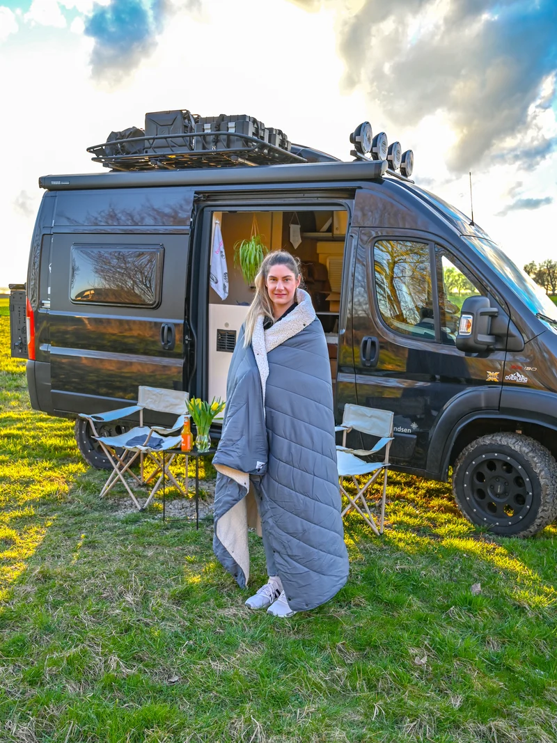 Die Decke – Offrotie kuschelig warme Decke – weich und nachhaltig fürs Vanlife