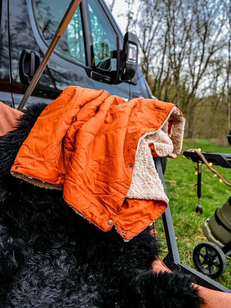 Die Decke – Offrotie kuschelig warme Decke – weich und nachhaltig fürs Vanlife