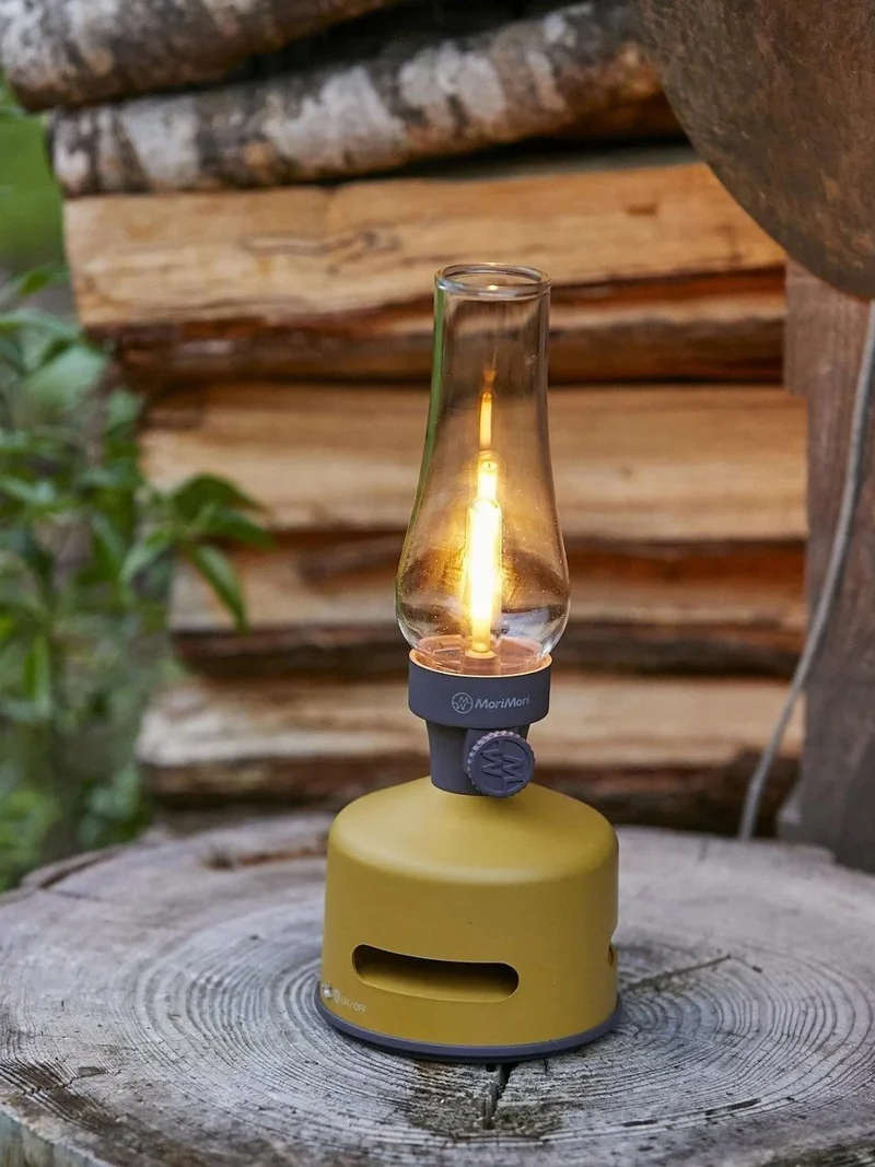 Die LED-Laterne mit Lautsprecher – Batteriebetrieben – Tragbar für das Vanlife