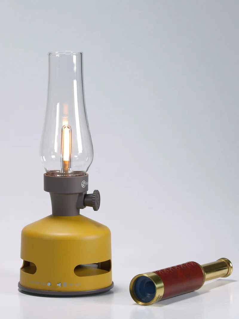 Die LED-Laterne mit Lautsprecher – Batteriebetrieben – Tragbar für das Vanlife
