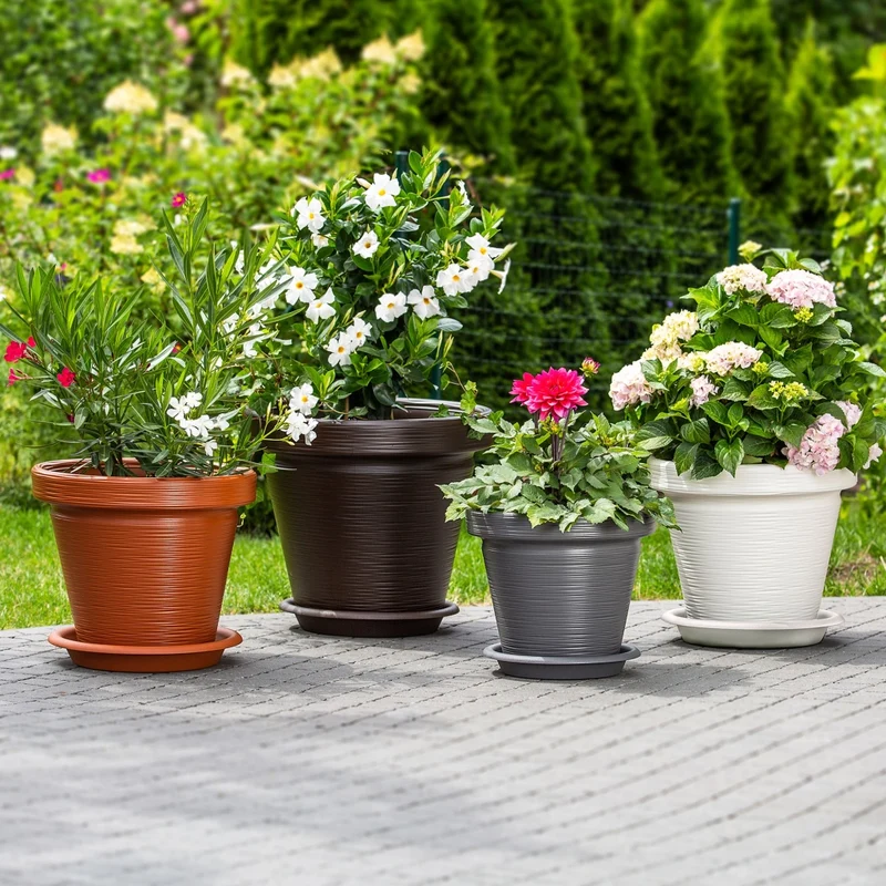 Vaso da giardino KADAX per fiori, con coperchio e sottovaso, grande, marrone, 55 cm
