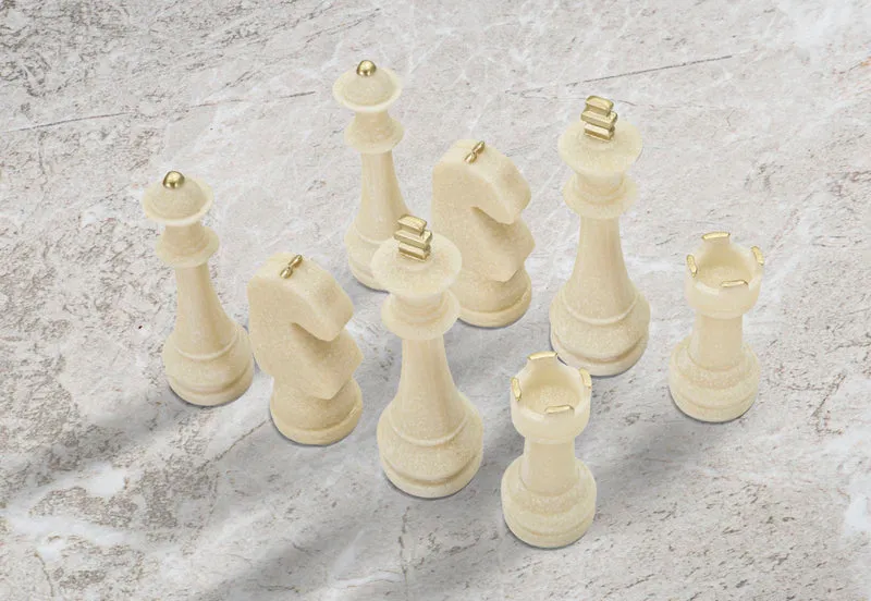 Set 8 Pezzi Decorazione Scacchi Quarzy Assortiti in Resina Bianco e Oro