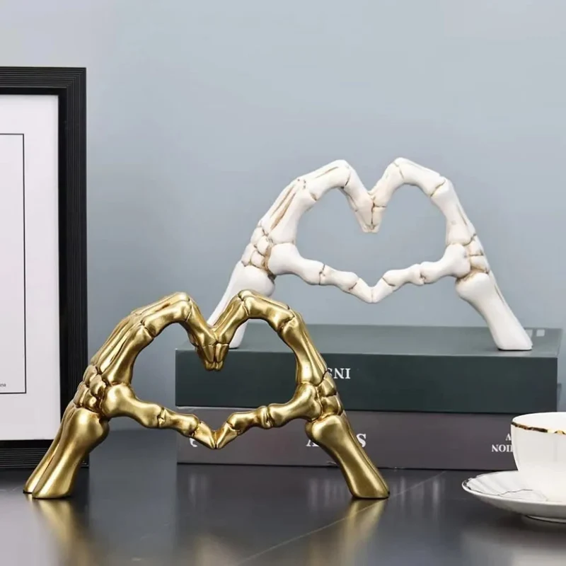 Halloween Home Decoration Skeleton Heart Figure Gothic Indoor and Outdoor Ornament