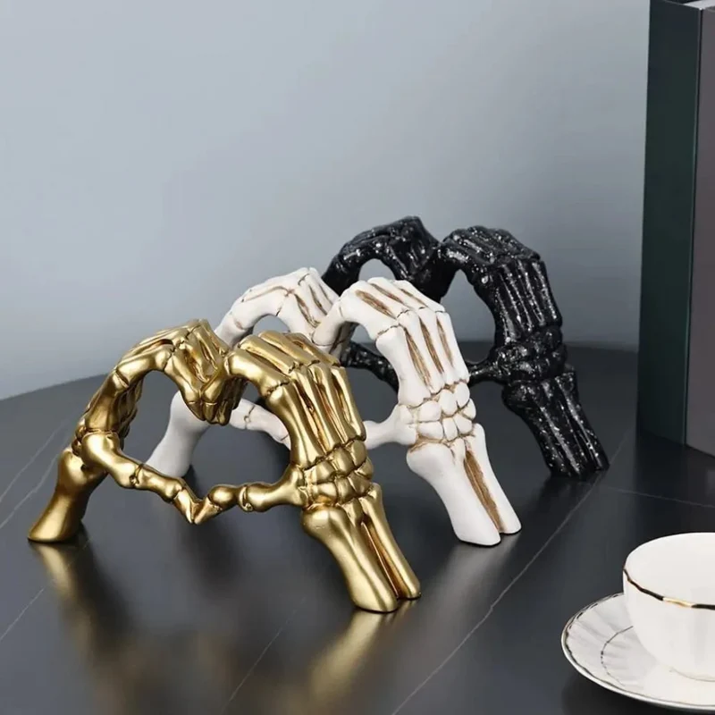 Halloween Home Decoration Skeleton Heart Figure Gothic Indoor and Outdoor Ornament