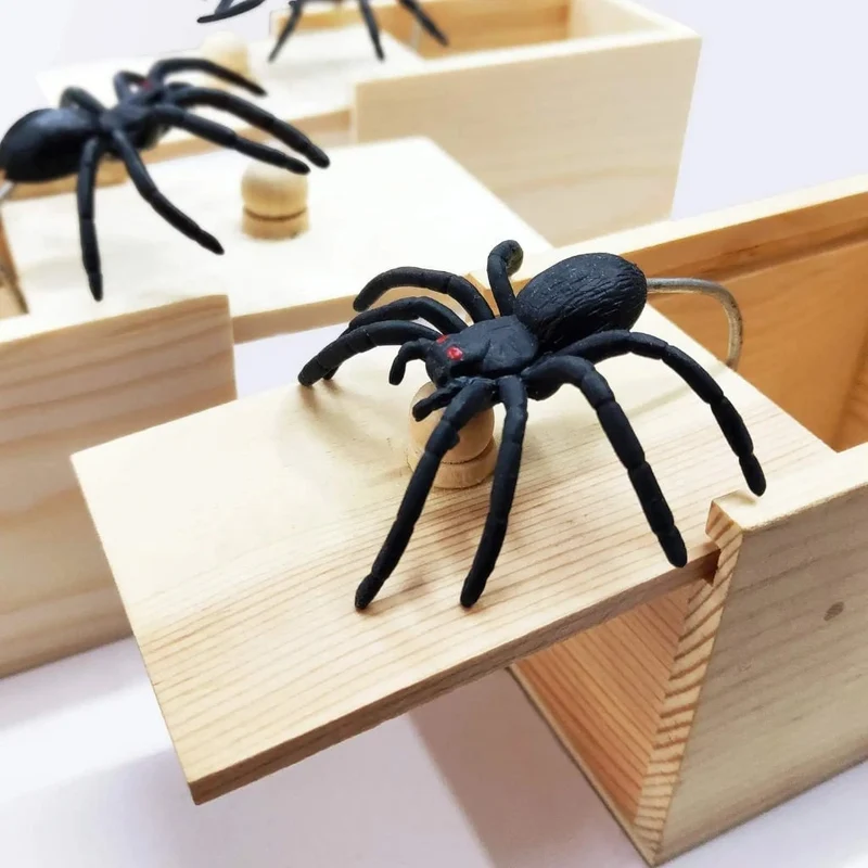 Halloween Wooden Pop-Up Spider Box for Pranks and Decoration, Pop-Up Spider Toy