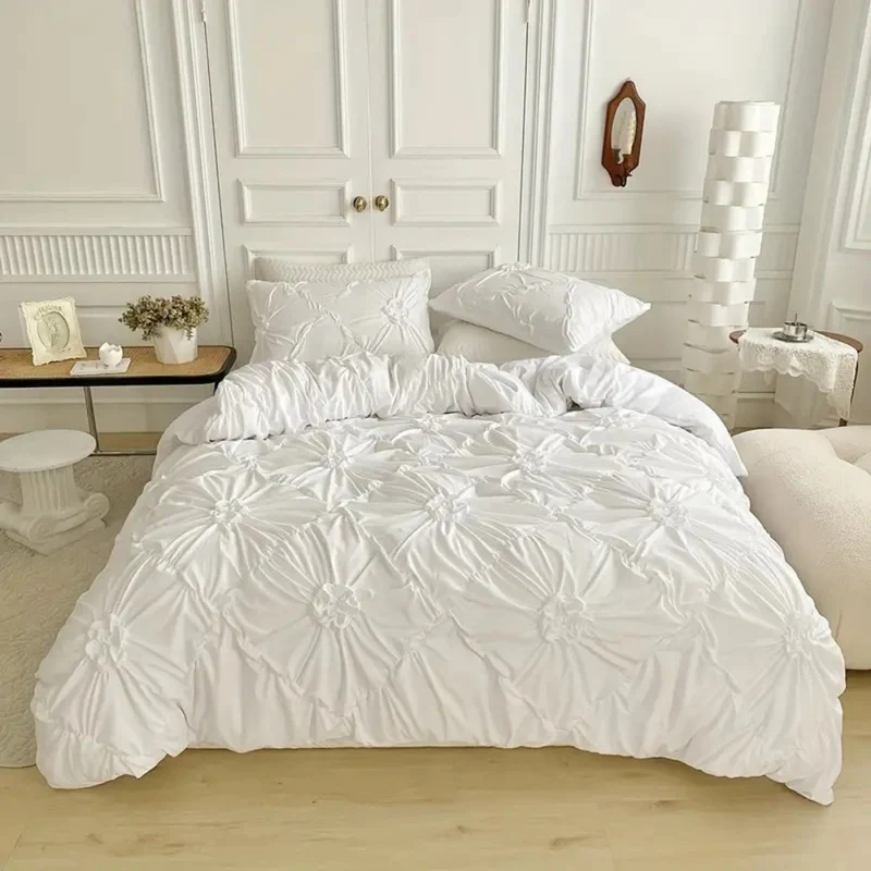 Elegant Floral Bedding Set with Ruffles