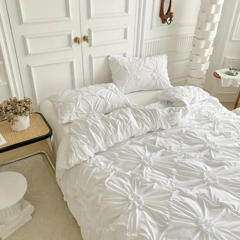Elegant Floral Bedding Set with Ruffles