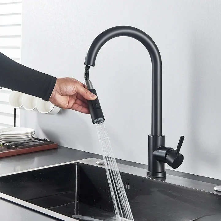 Elegant Kitchen Faucet with Pull-Out Head