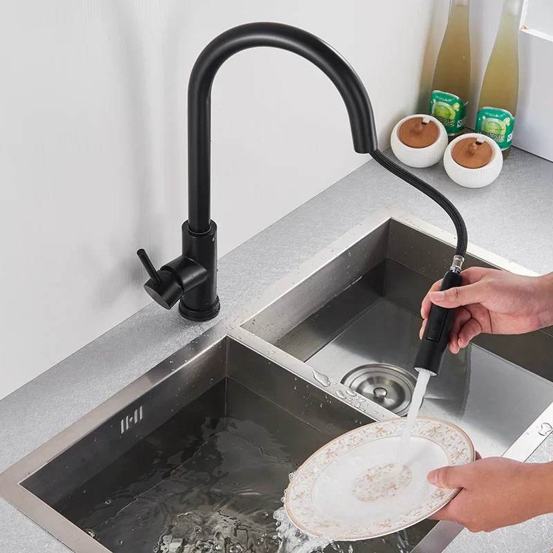 Elegant Kitchen Faucet with Pull-Out Head