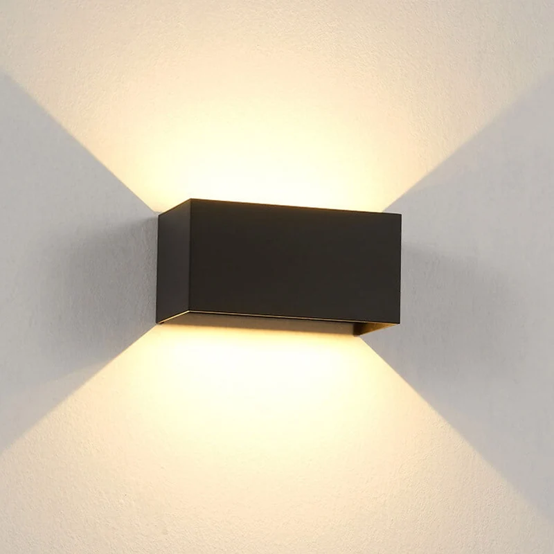 Bright energy-saving outdoor LED lamp