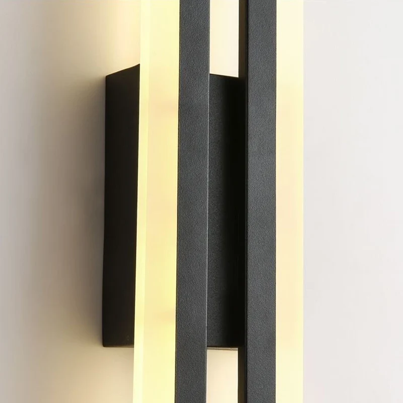 Sophisticated slim LED wall lamp